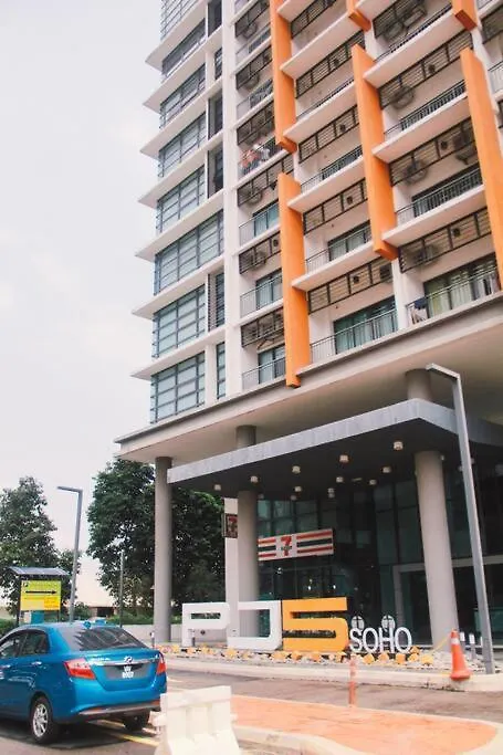 Double Storey Pj5 Soho Balcony Pool Wifi Netflix Field View Apartment Petaling Jaya